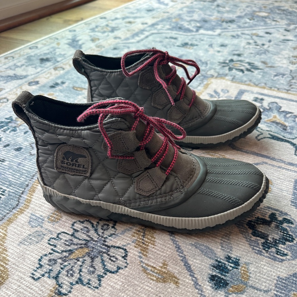 Sorel Quilted Gray Women's Duck Boots Size 7.5